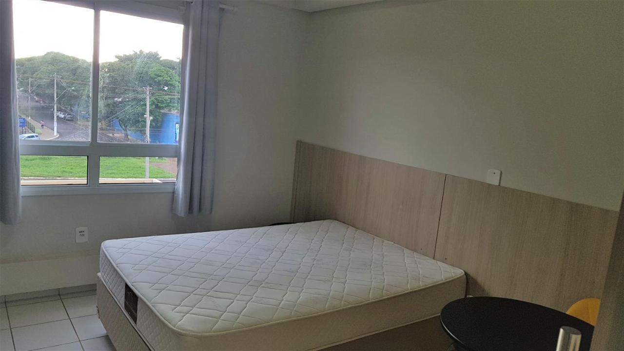 Flat Com Wifi, Piscina, Split E Estacionamento Appartement Ribeirão Preto Buitenkant foto