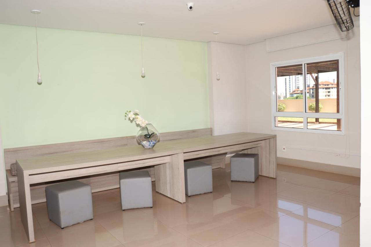 Flat Com Wifi, Piscina, Split E Estacionamento Appartement Ribeirão Preto Buitenkant foto